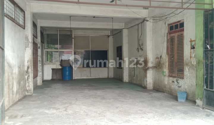 Disewakan Gudang bekas Bengkel Spare Part Mobil Bangunan 2½ Lantai di Jalan Raya Pantura Cibitung Bekasi