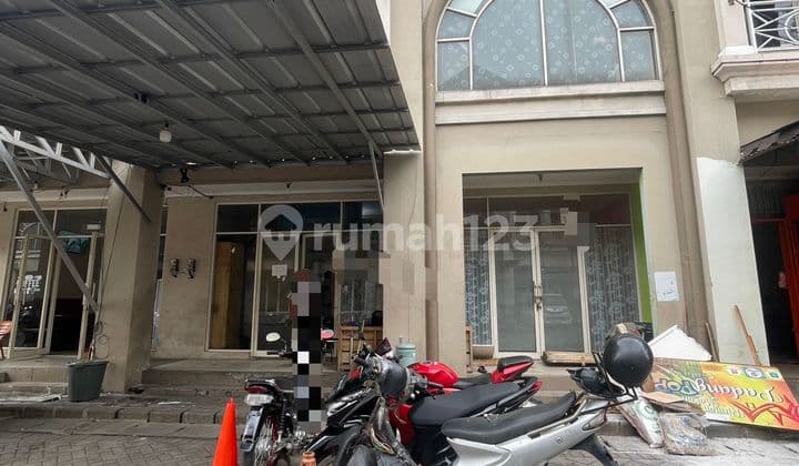 For rent: a row of shophouses in the Food City area, Grand Galaxy City, Bekasi.