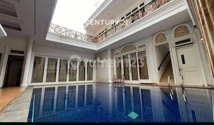 Spacious House with Swimming Pool in Duren Sawit, East Jakarta