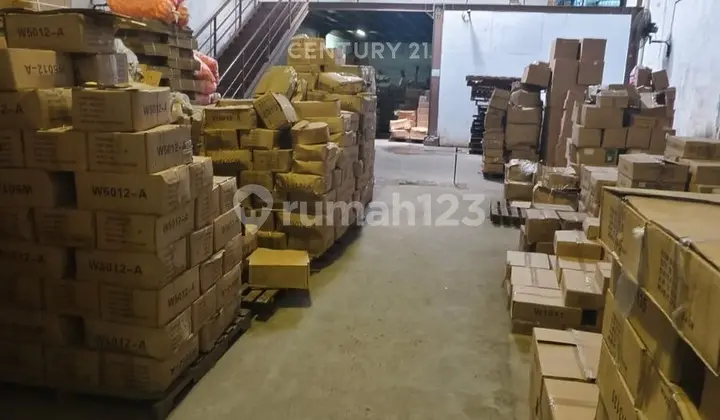 Easy Access Ready to Operate Large Warehouse in Kosambi, Tangerang