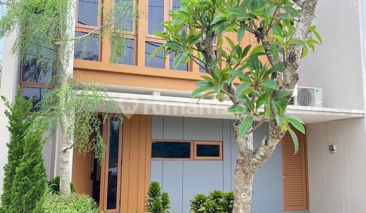 Rumah Besar Di Cluster Daerah Cicangkal Deket Cisauk