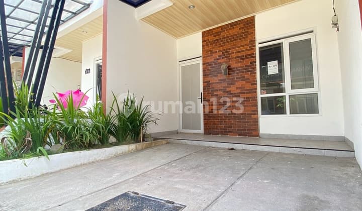 Rumah Cluster 2 Lantai Deket Halte Transjakarta D'masiv