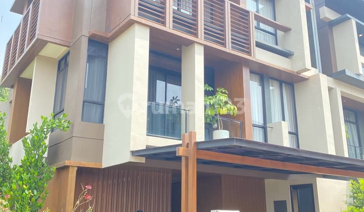 Rumah 3 Lantai di BSD City Kawasan Hiera