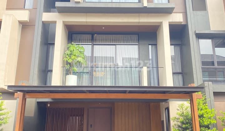 Rumah 3 Lantai Deket Stasiun KRL New Jatake BSD