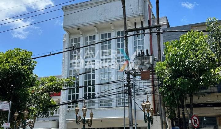 Gedung 3 Lantai di Poros Jalan Kayutangan Heritage, Klojen Malang