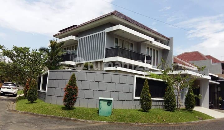 Rumah Hook 2 Lantai Semi Furnish Daerah Araya Malang