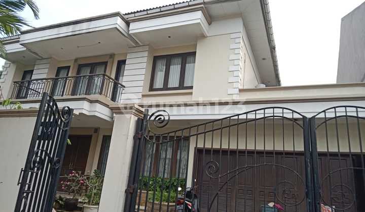 Dijual Rumah Ada Kolam Renang Dalam Komplek Bci Rumah