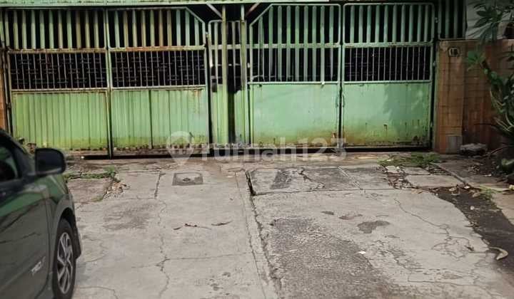 240m² Rumah Tua Di Pekojan Parkiran Luas