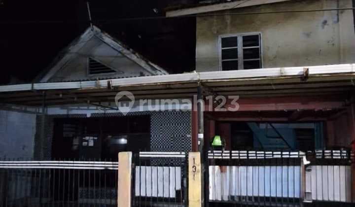 Rumah Tua 1 ½ Lt, 10x24, 400m Ke Jl Gajah Mada