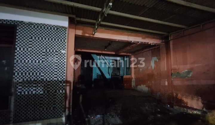240m² Rumah Tua 5 Menit Ke Jl Gajah Mada