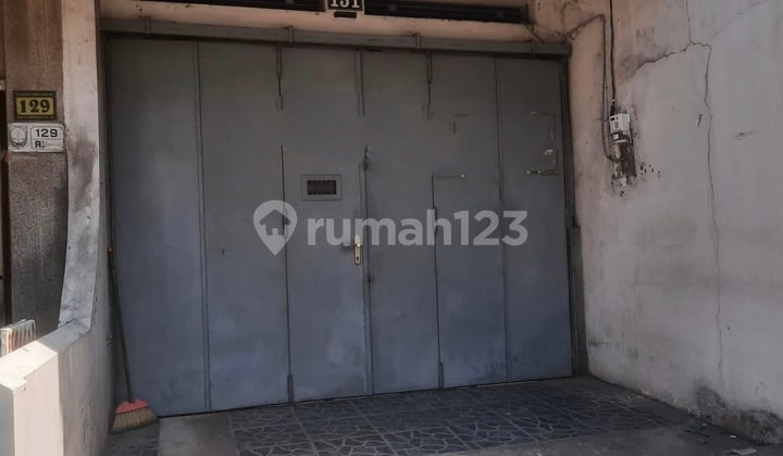 Strategic Shophouse in Banjarsari, Solo