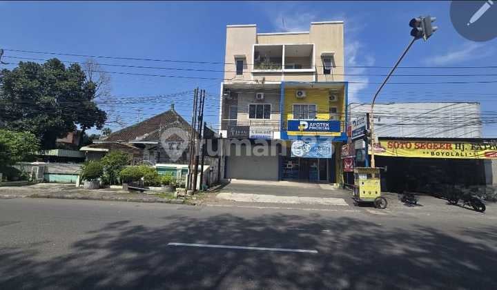 Ruko Mewah 3 Lantai Siap Pakai di Pusat Kota Solo (Jl. Bhayangkara, Tipes)