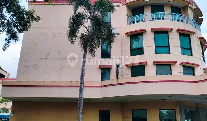 Hotel di Tengah Kota Solo Strategis Sekali Ikon Kota Solo