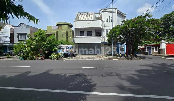 Ruko 3 Lantai Strategis Disewakan Murah di Pusat Bisnis dan Kuliner Kota Solo