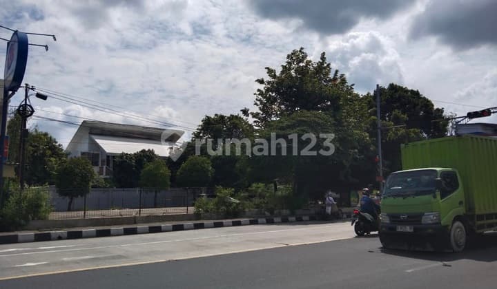 Tanah Letak Sangat Strategis Pinggir Jalan Raya Tengah Kota Solo