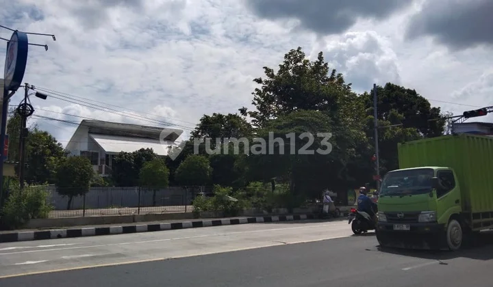 Tanah Letak Sangat Strategis Pinggir Jalan Raya Tengah Kota Solo
