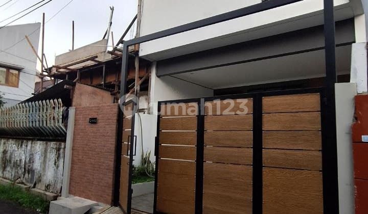 Rumah Baru Bagus Design Modern Strategis, Jati Rahayu Bekasi Kota