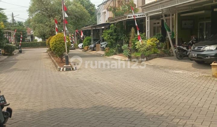 Rumah Hook Bagus Bebas Banjir Siap Huni Strategis Jurangmangu Jakbar