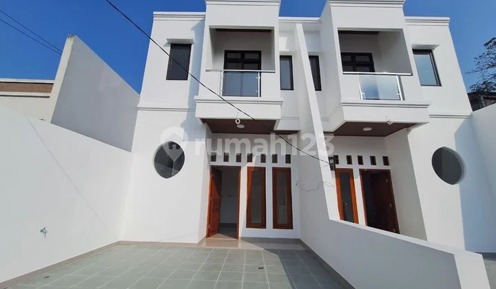 Rumah Baru Bagus Design Clasic Strategis di Jatimekar Bekasi Kota