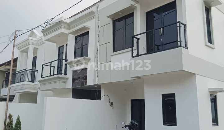 Luxurious 2-Story House Near Jati Negara Station, East Jakarta