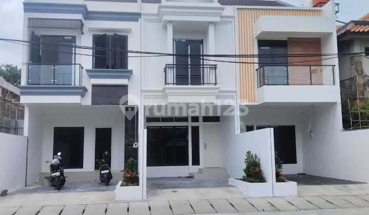 Rumah Mewah 2 Lantai Dekat Dengan Perkantoran,perbelanjaan Dan Kesehatan