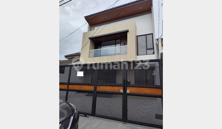 Dijual Rumah 2 Lantai di Griya Loka Sektor 1.4 Ext Bsd, Tangerang Selatabn
