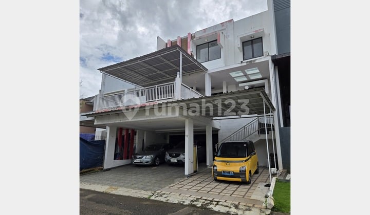 Dijual Rumah 3 Lantai di Cluster Sutera Onyx, Alam Sutera Ttangerang Selatan