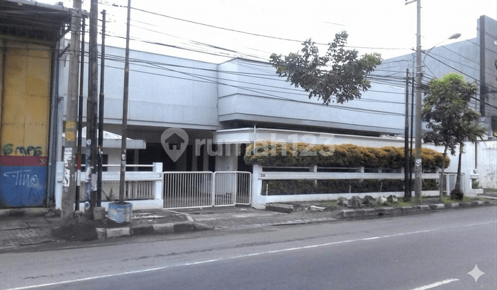 Rumah + Kantor + Mess Pinggir Jalan Utama Majapahit