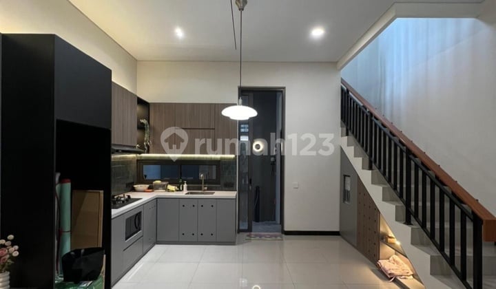 Jual Rumah Taman Kopo Indah V, 2 Lt, Baru, Furnished, Siap Huni