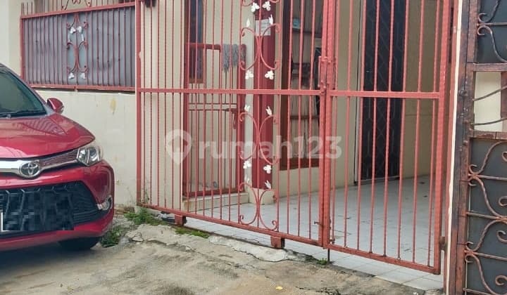 For Rent Residence at Taman Harapan Baru Bekasi (C1002)