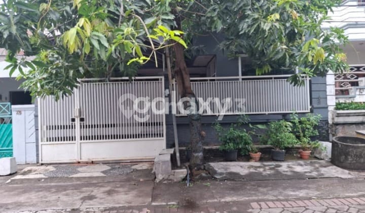 ready-to-occupy house in Dukuh Kupang, Surabaya