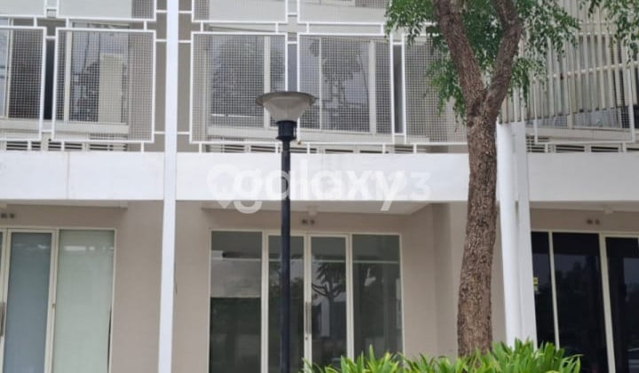Ruko 3 lantai siap pakai di graha natura dekat citra land surabaya barat