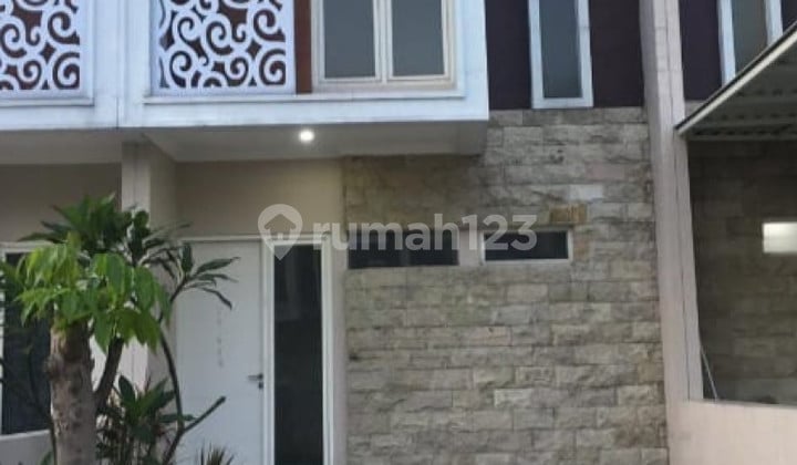 Rumah 2 Lantai Siap Huni di Puri Safira Menganti Dekat Citra Land Kedamean