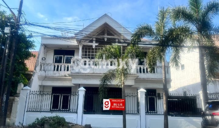Zero house on Ketintang street, strategic location in South Surabaya.