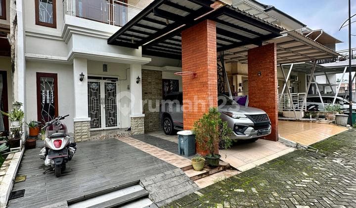 Rumah Siap Huni 2 Lantai, Furnished dalam Komplek Elit di Jl. Flamboyan I, Medan Selayang