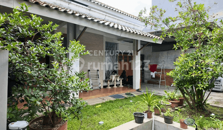 Rumah Kos 8 KT Hanya 350 M Dari Pamella 3 Cocok untuk Investasi