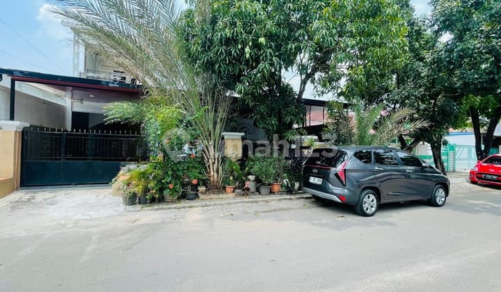 Dijual Cepat - Rumah Luas & Strategis di Cengkareng, Jakarta Barat