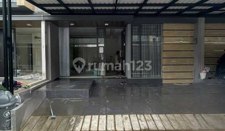 Turun Harga - Dijual Cepat Rumah 2,5 Lantai Full Renov di Cluster Agate First Stone