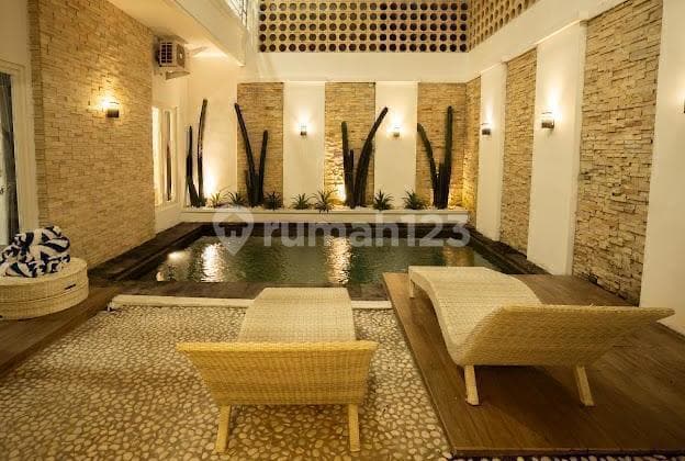 For Sale Villa cantik Dengan Desain Minimalis Modern Di Canggu Bali