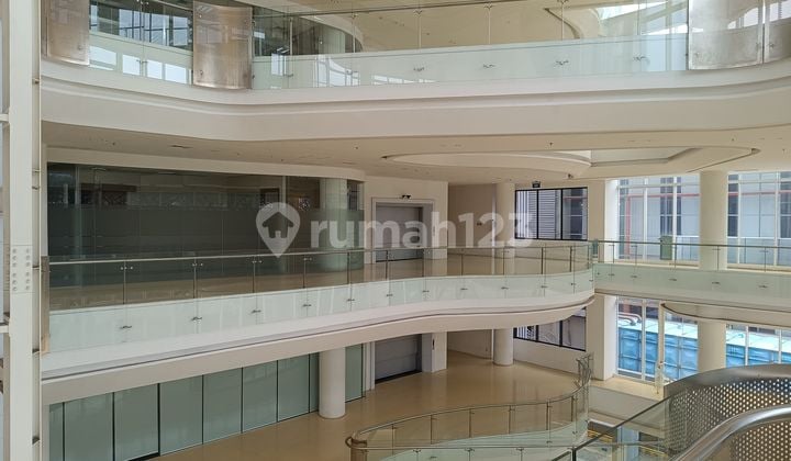 Gedung Komersial di BSD City Cocok untuk Showroom & Kantor