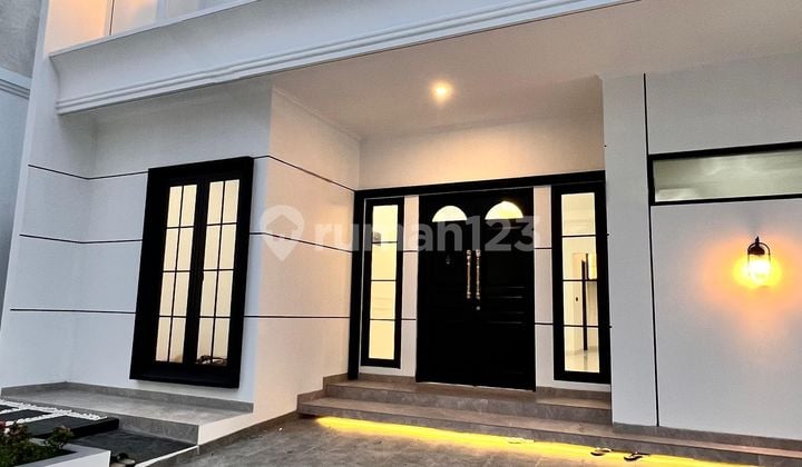 Rumah Baru dengan Layout Terbuka Sangat Modern di Nusaloka BSD