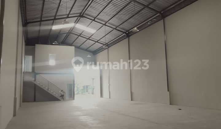 Gudang Siap Pakai di Pasar Kemis Lokasi Industri Akses Muat Truk