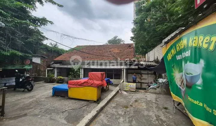 Rumah Tua Hitung Tanah Pinggir Jalan Kebayoran Rumah Tua Hitung Tanah Pinggir Jalan Kebayoran