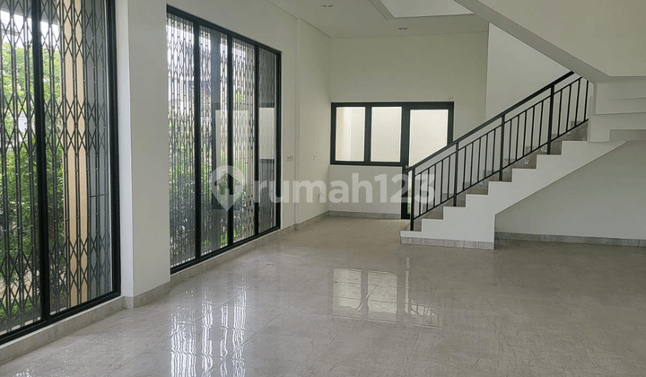 Disewakan Ruko Hook 3 Lantai Siap Pakai - Cocok Untuk Usaha & Kantor