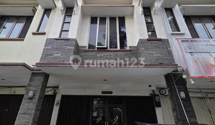 Disewakan Ruko 3 Lantai di Terusan Jakarta Antapani