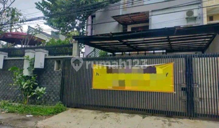 Rumah Nyaman 3 Lantai Pinggir Jalan Raya Pasteur