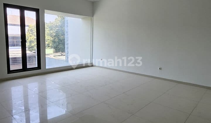 Jual Rumah Mewah Lingkungan Nyaman Pusat Kota Komp. Batunuggal