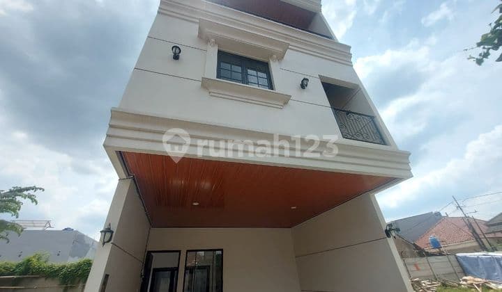 Rumah Baru 3 Lantai Siap Huni di H. Nawi Radio Dalam Keb. Baru