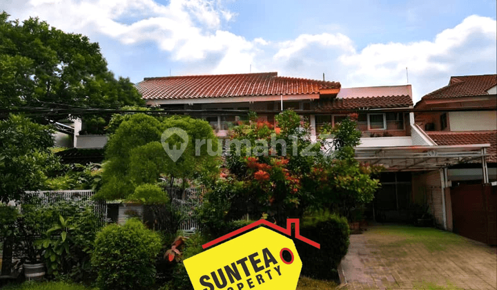 Rumah Mewah Pondok Indah - 3 Lantai dengan Fasilitas Lengkap