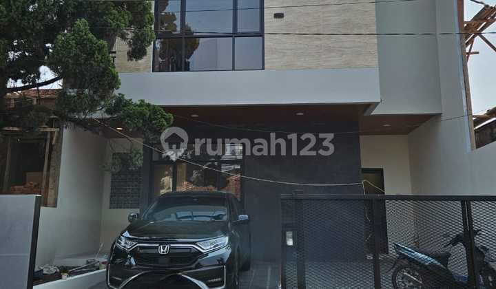 For Sale House in Sekelimus Utara, Bandung, West Java